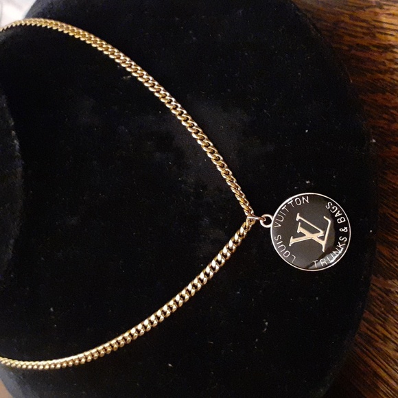 CHARM/ UNBRANDED 18" 18K GOLD PLATED CHAIN AUTHENTIC - Picture 3 of 4